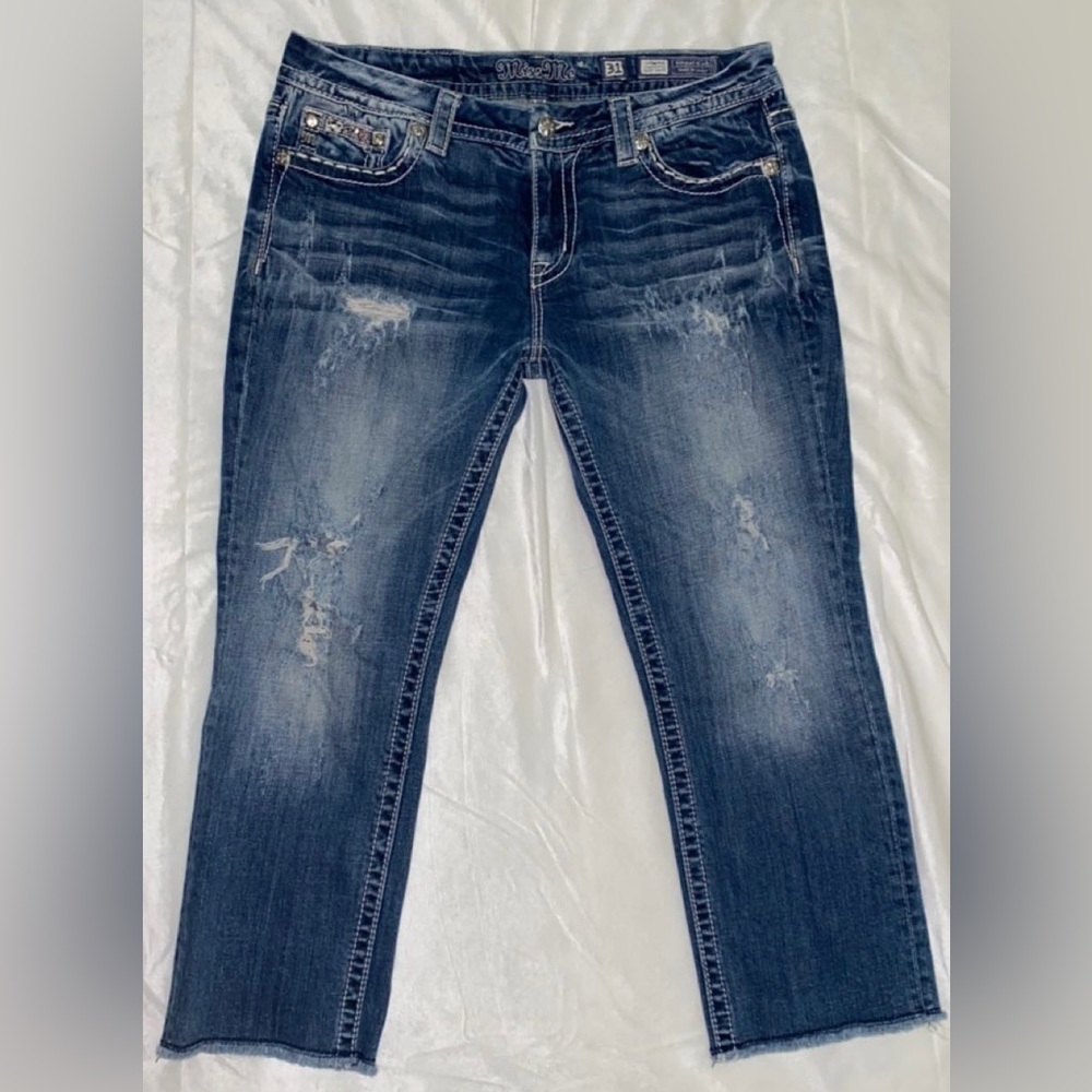 Miss Me East Crop Jeans Size 31